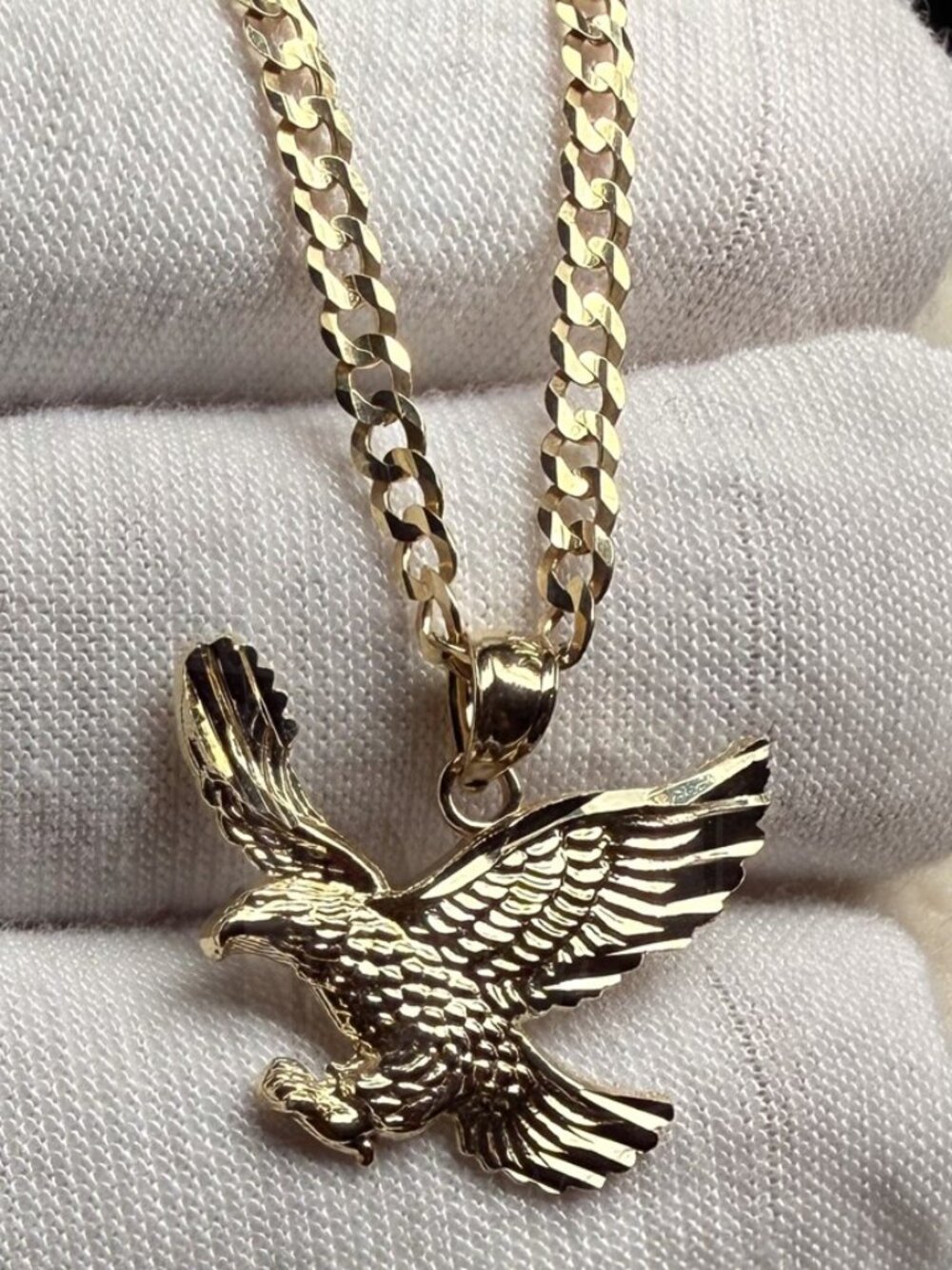 14K Yellow Gold Eagle Pendant With 2.7mm Cuban Chain - 22 inch
